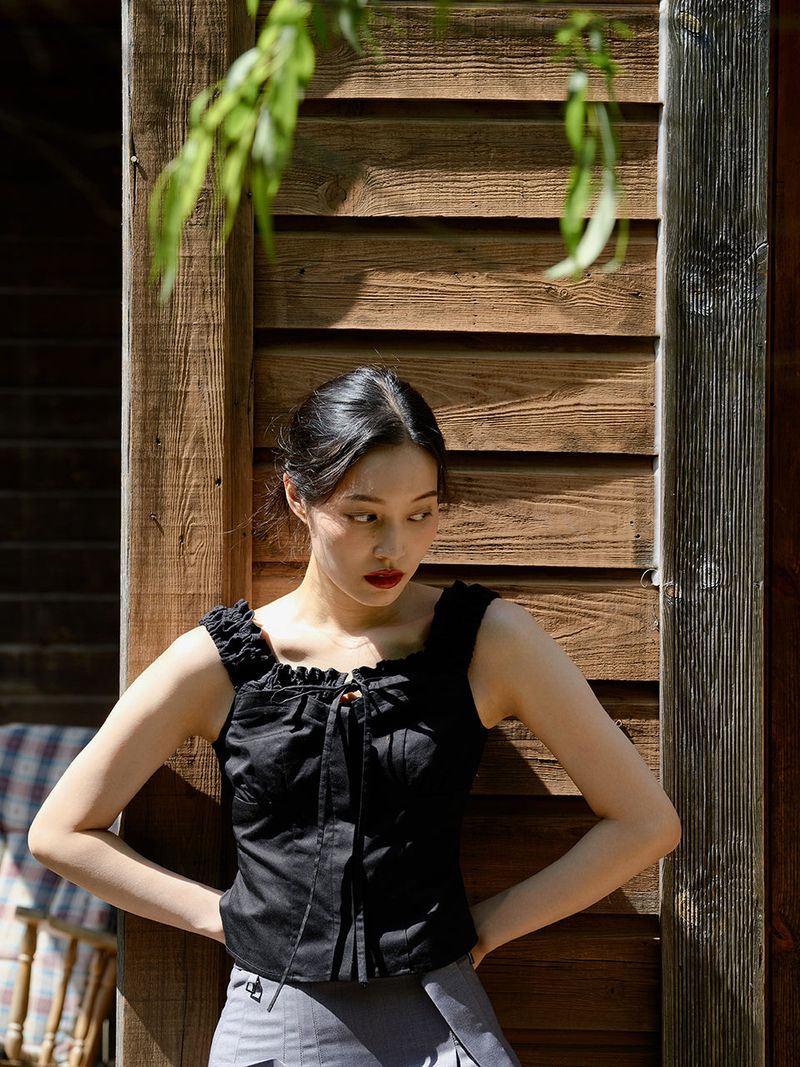 Shirring bustier blouse (Black)