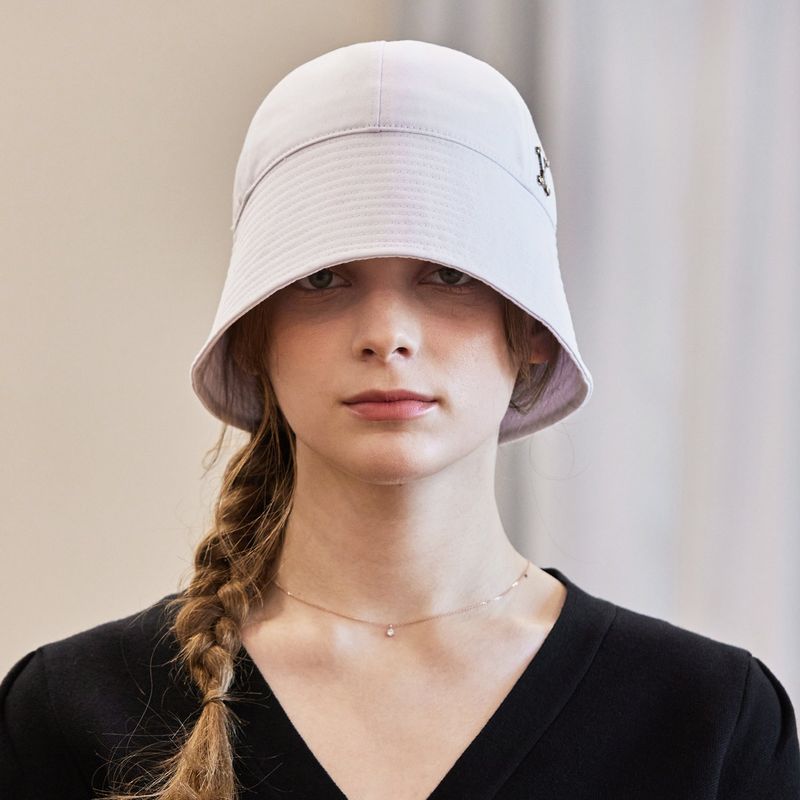 VA Curved Stud Round Drop Bucket Hat / White