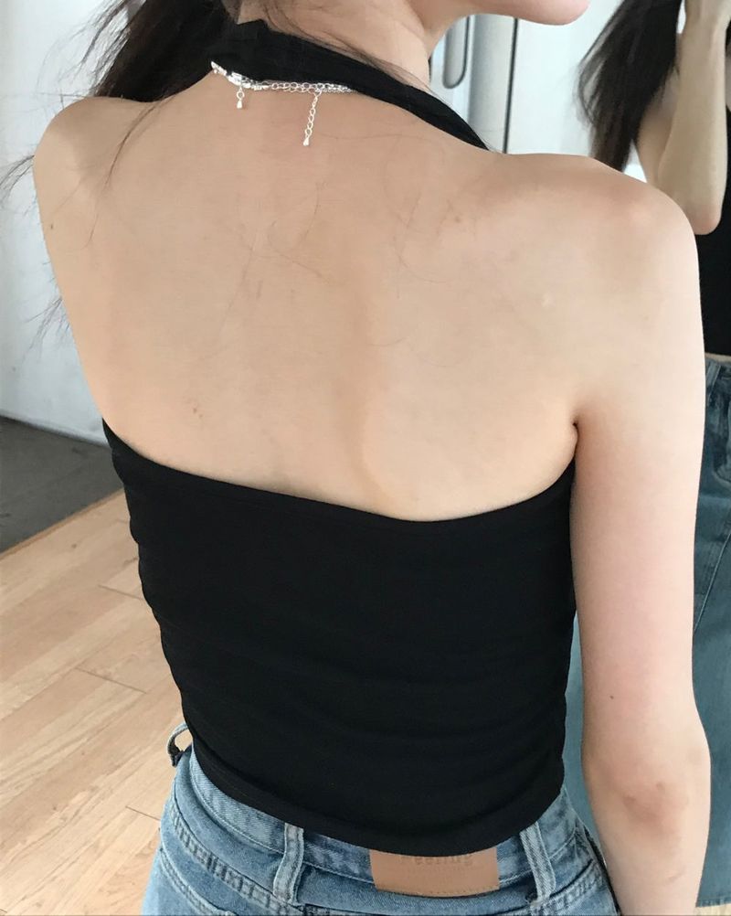 Uma sleeveless