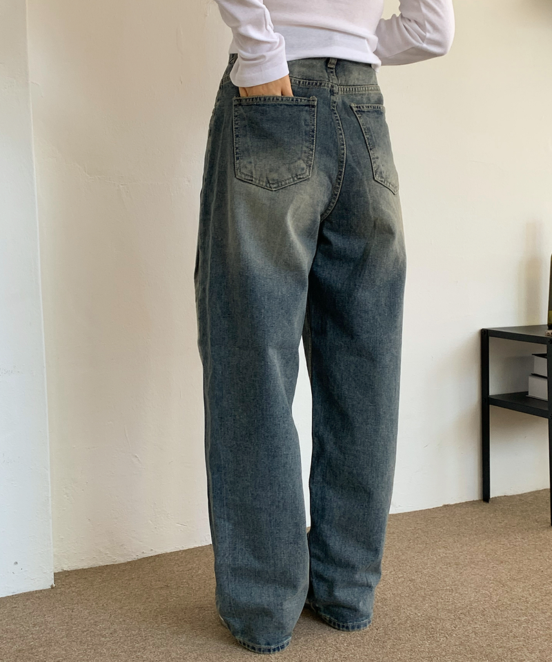 one-pintuck hip pants