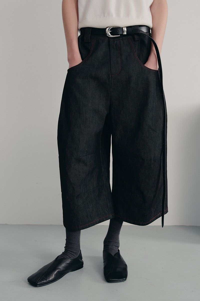 JCAESAR(ジュリウス・シーザー)の「Pleated Raw Denim Jorts(Pants)」