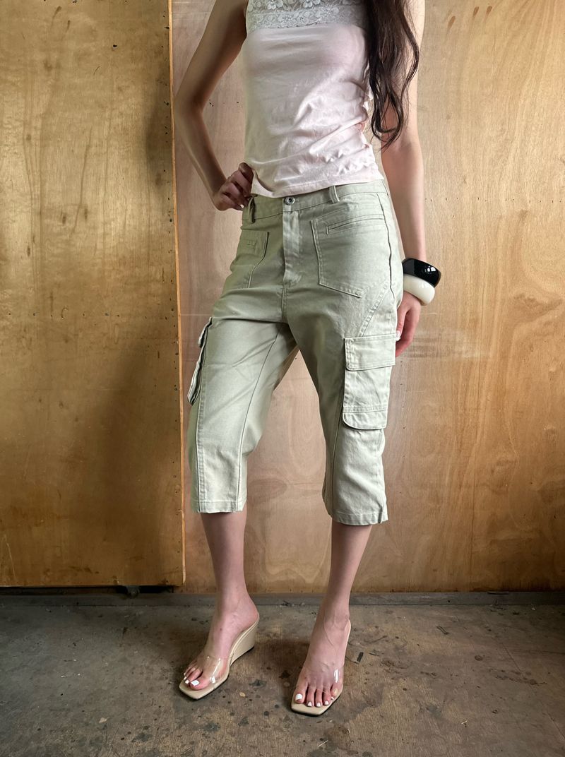 cargo capri pants