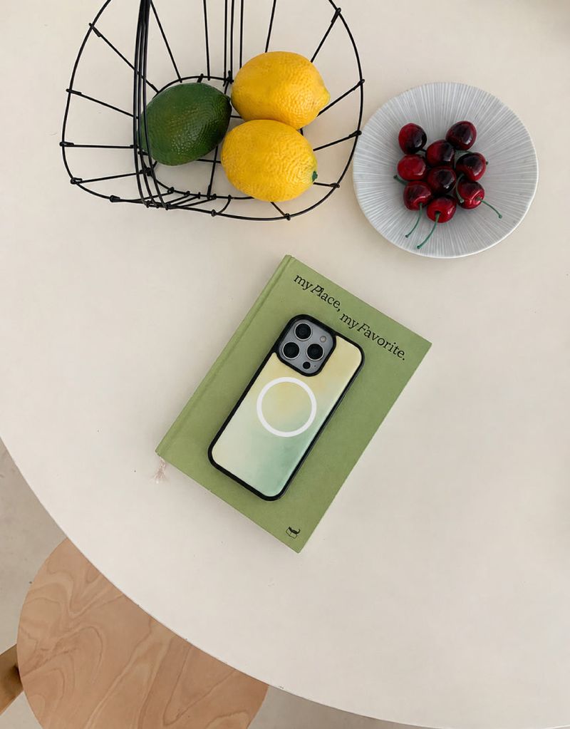 [MADE]レモングリーン ブラック エポキシ MagSafe iPhoneケース