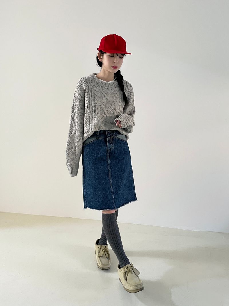 Neat midi denim skirt 