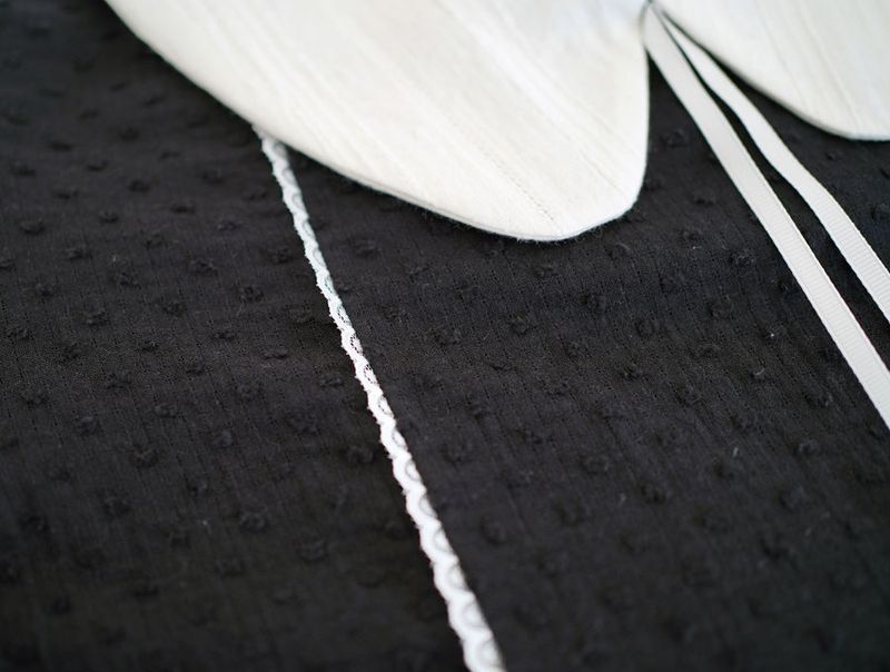 collar point blouse