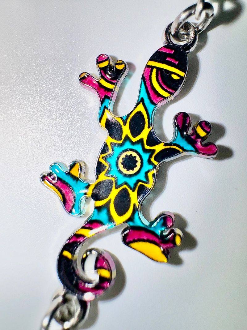 Vintage lizard cellphone strap (random)