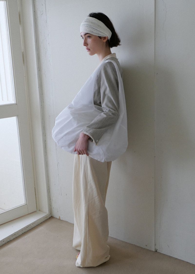 VOOR(ボル)の「Airy Folding Hobo Bag_White(Bags)」