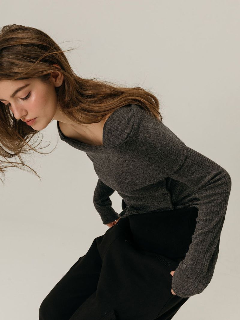 BUTTON OFF SHOULDER T-SHIRT / SKYBLUE