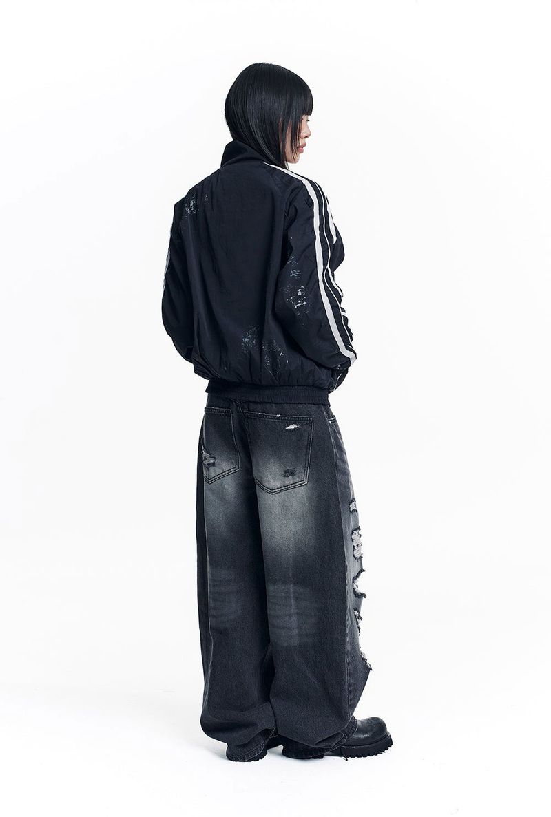 Distressed Curved Denim Pants - Black