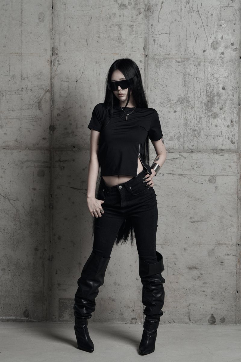 [label] sculptural Jersey zipper top BLACK