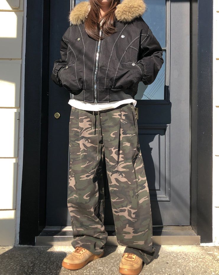 ULAN(ユレン)の「Ber 4-pin tuck camo balloon training pants(Pants)」