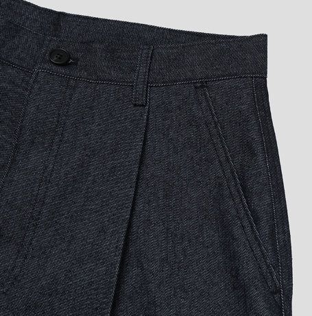 Duns One-Pleat Wide Bermuda Pants