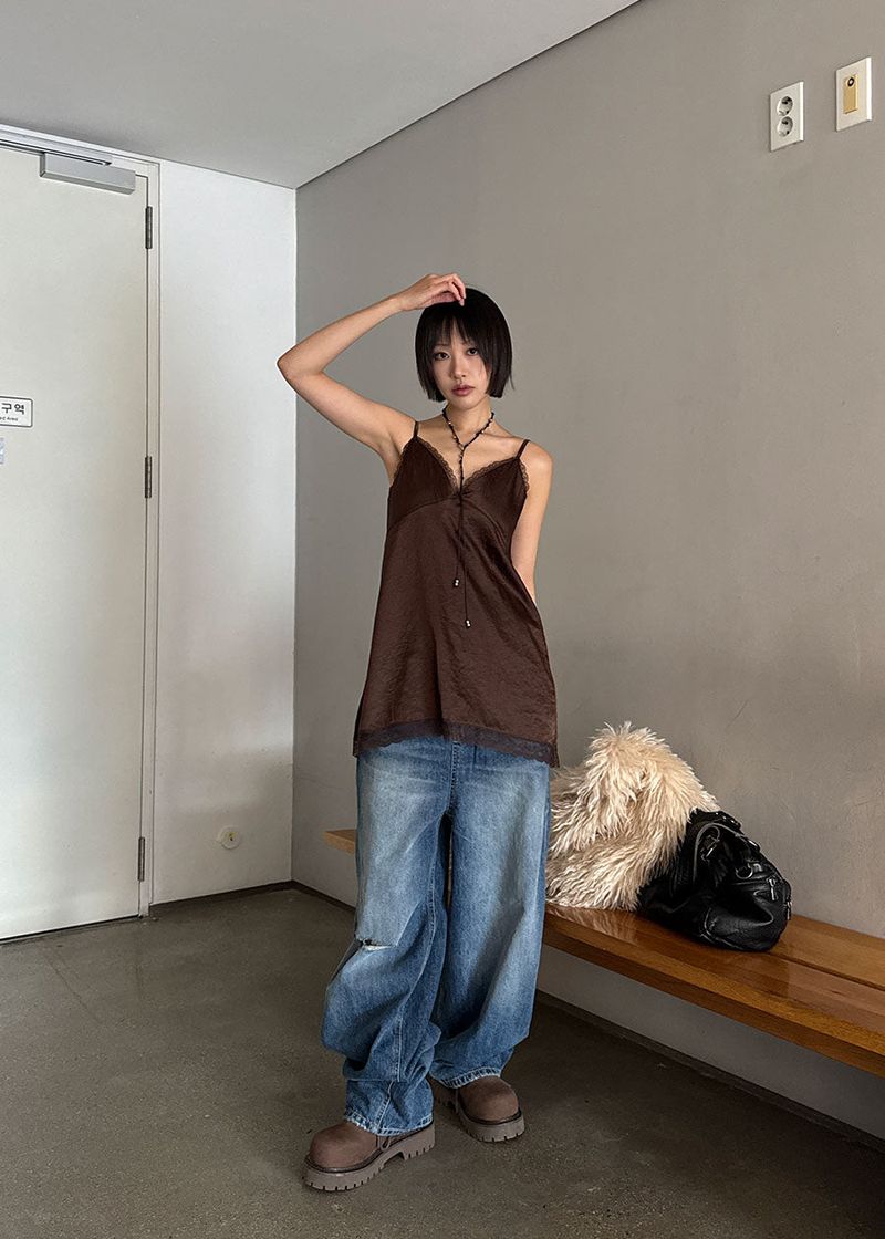 LACE SLIP SLEEVELESS TOP