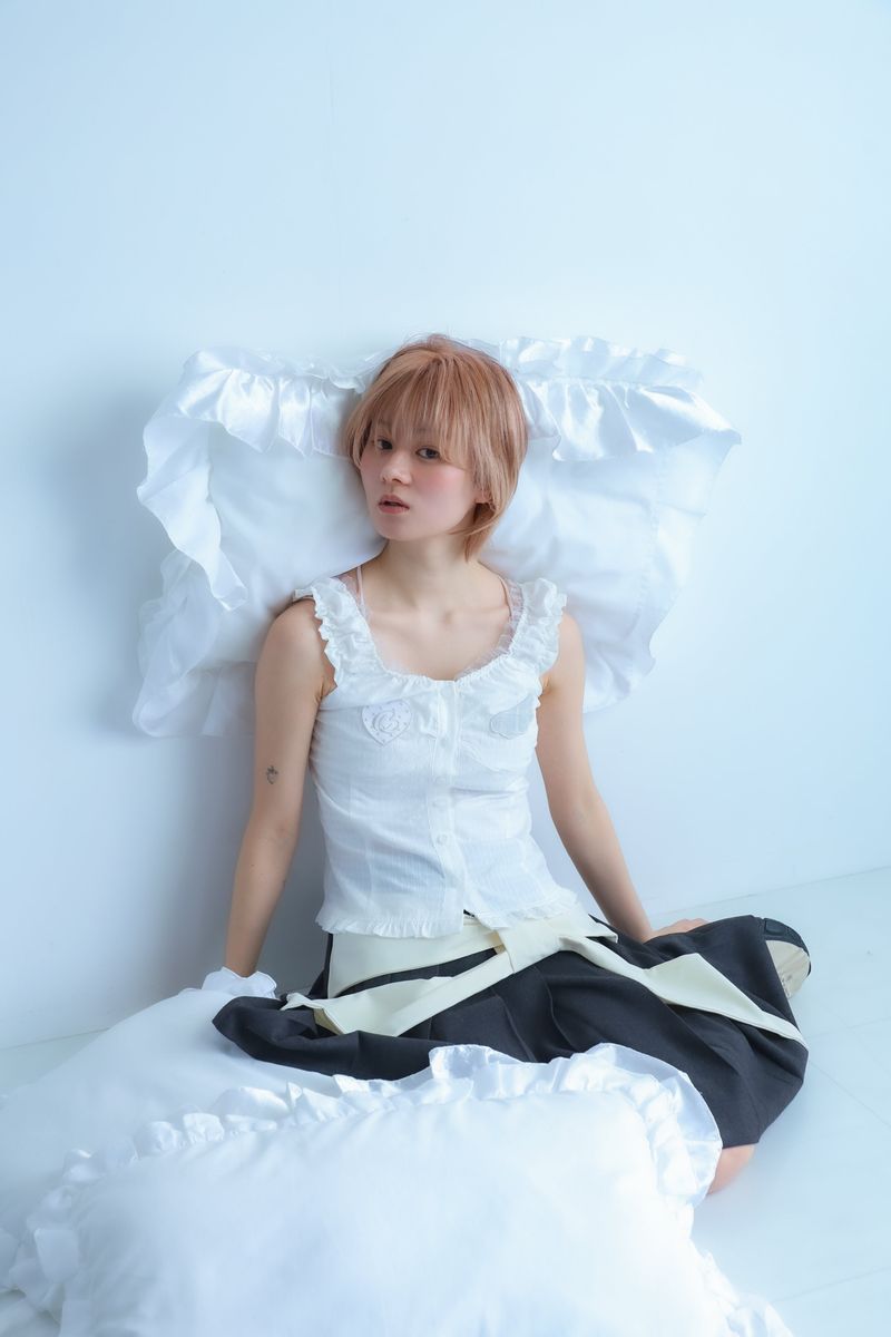 LMpatch frillblouse(white)