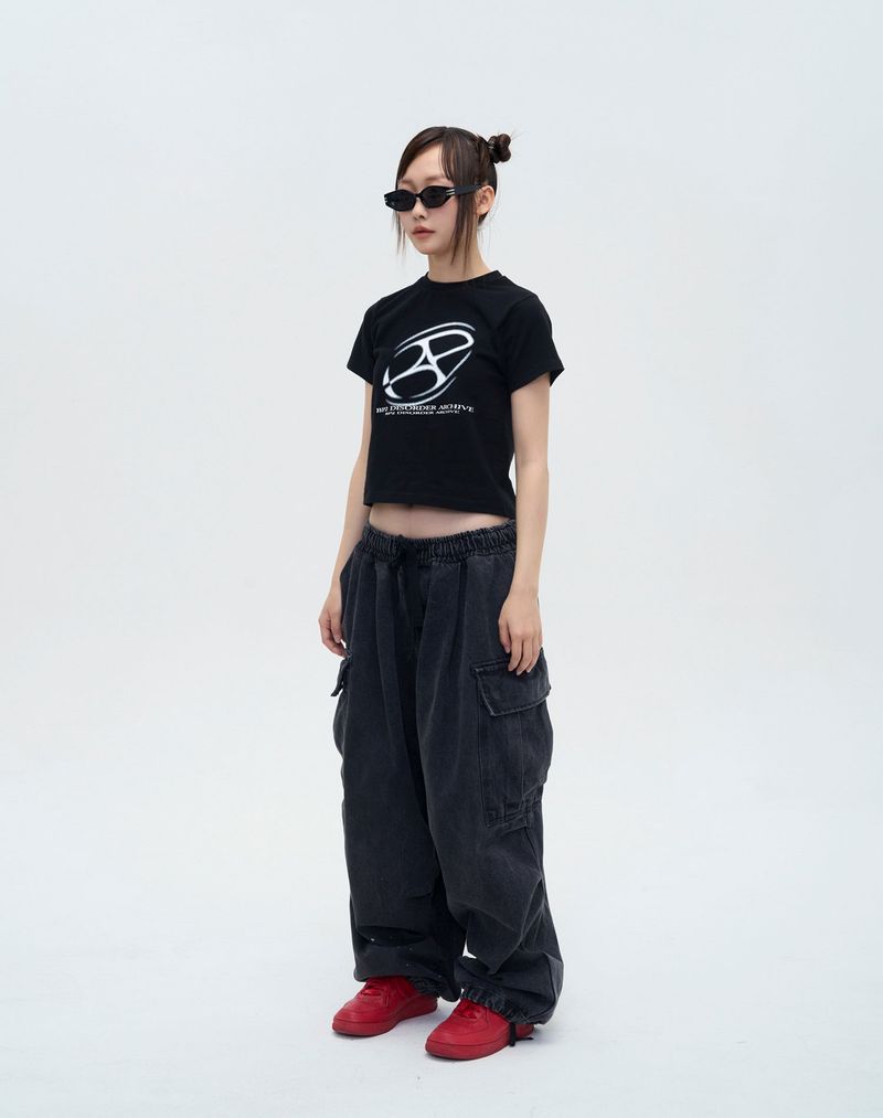 BIG GRAPHIC LOGO CROP TEE BLACK