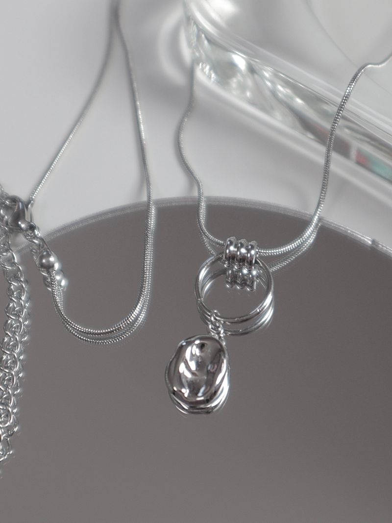 object ring point necklace