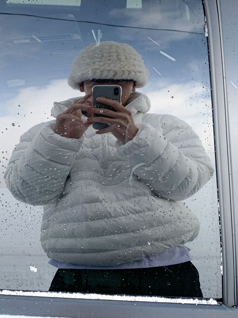 Elsa fur bucket hat