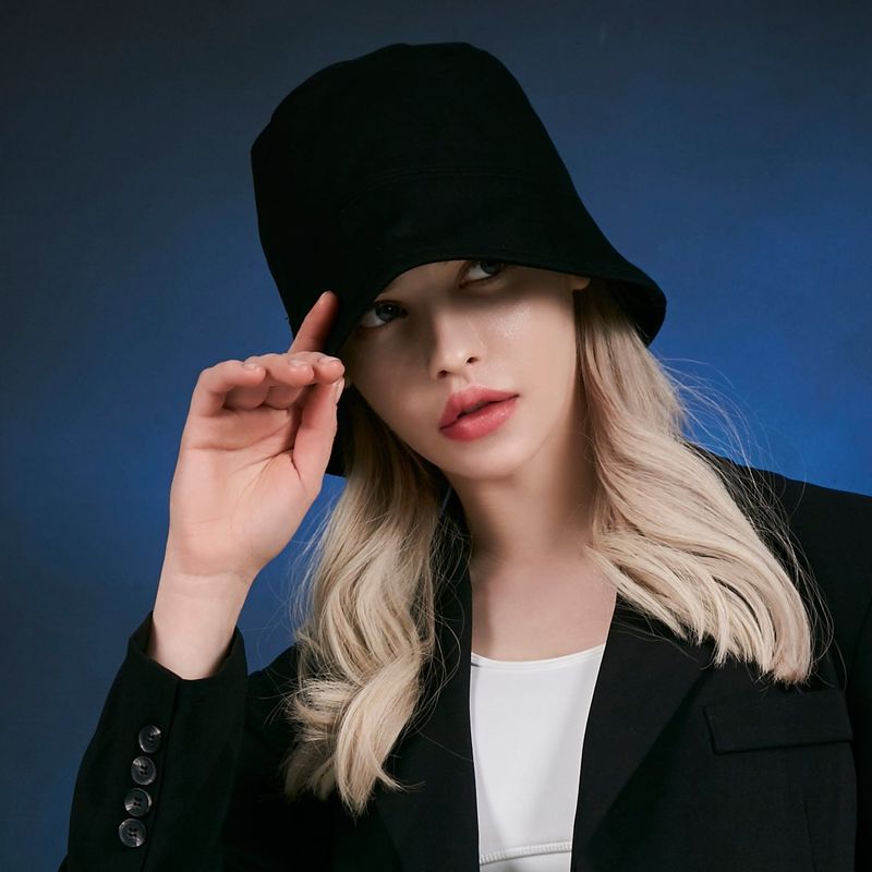 Label drop over fit bucket hat BLACK