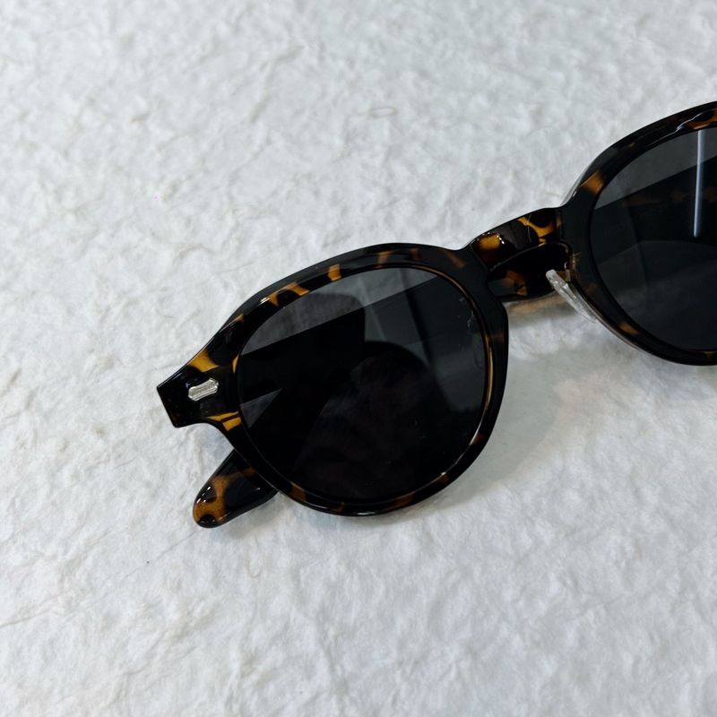 Refined Round Sunglasses