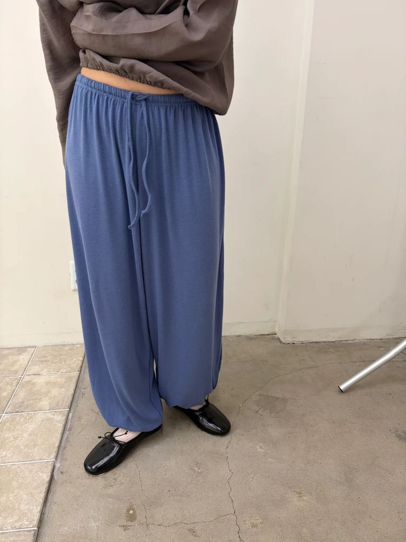 ERR（イアルアル）の「soft harem pants（Pants）」