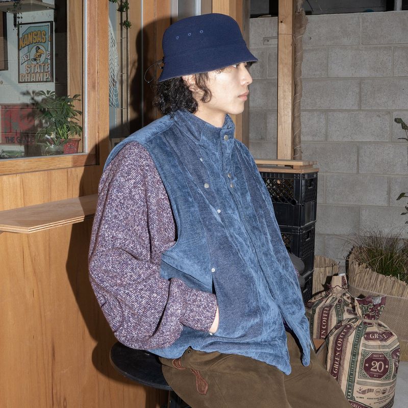 Velvety padded vest / Dark blue