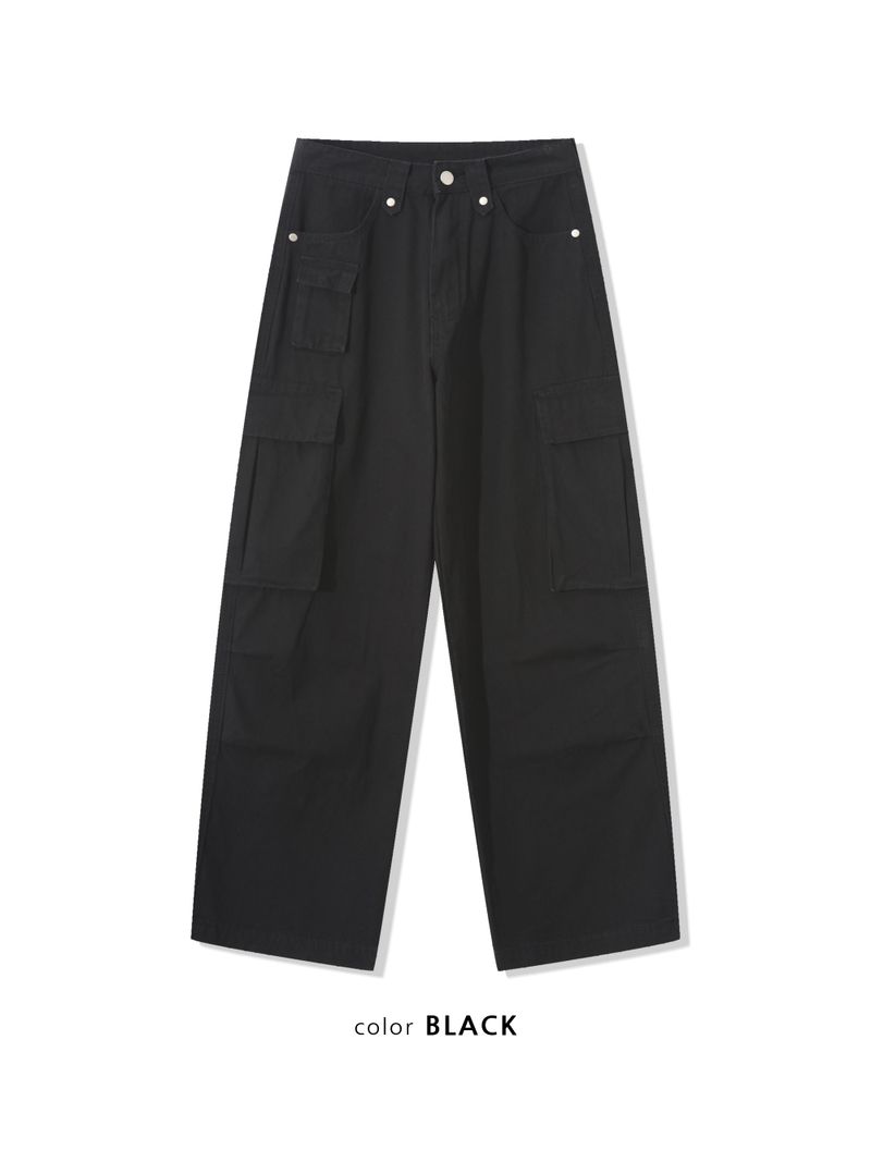 multi-cargo pants