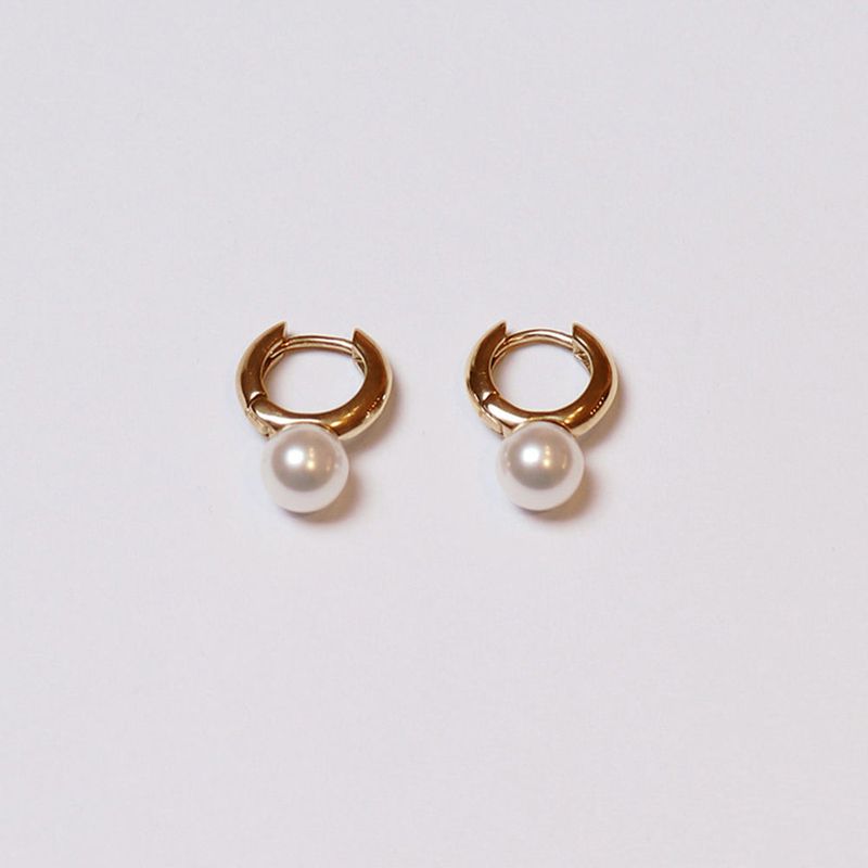hoop pearl earring