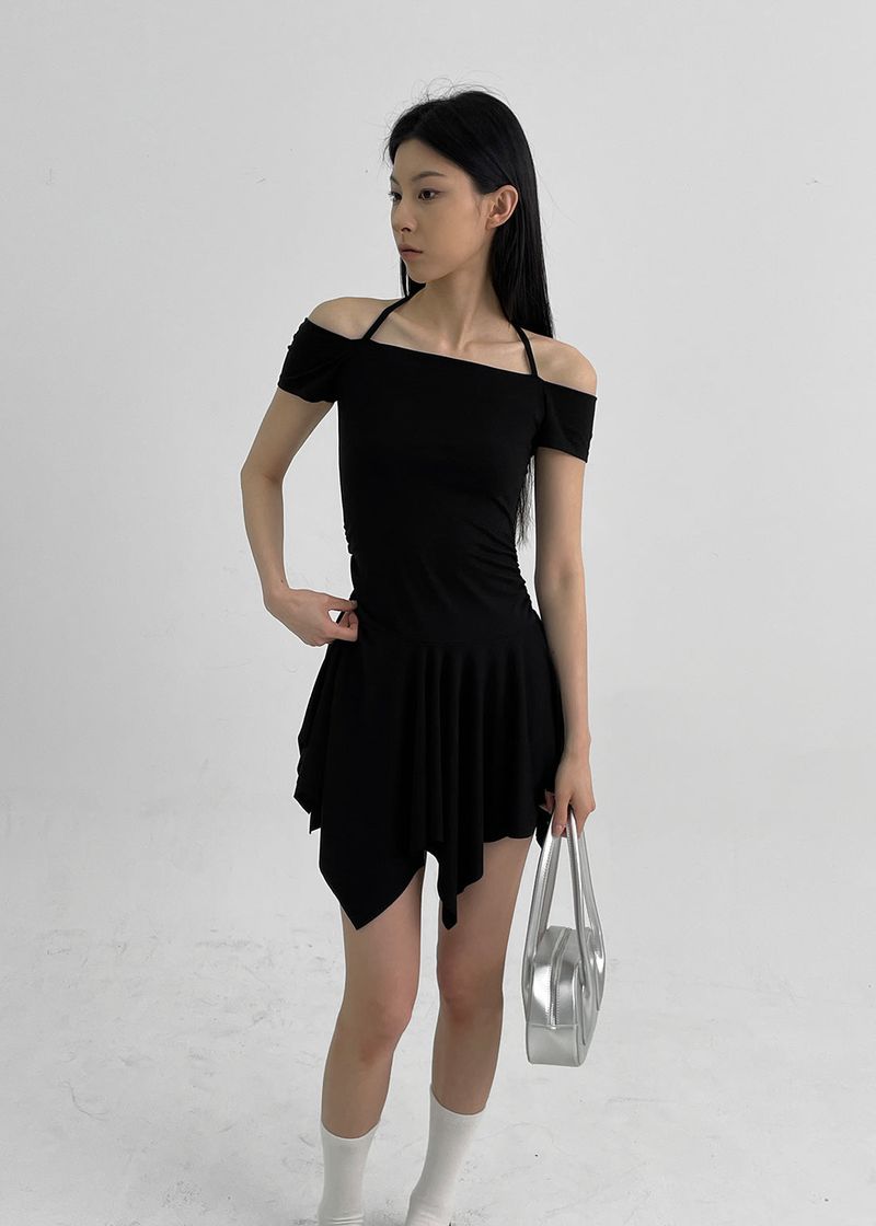 [MADE] Seriel off-shoulder dress