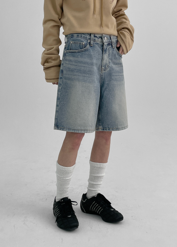 [B-DENIM] ESSENTIAL HALF SHORTS 040