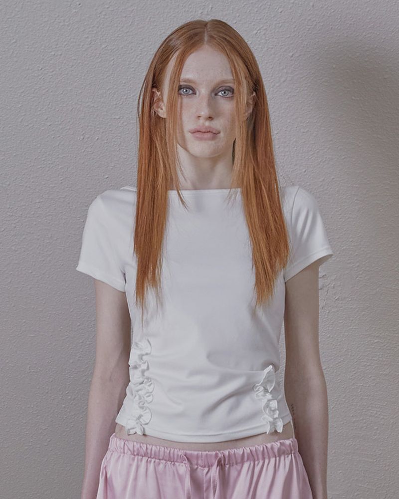 back open ruffle top / white