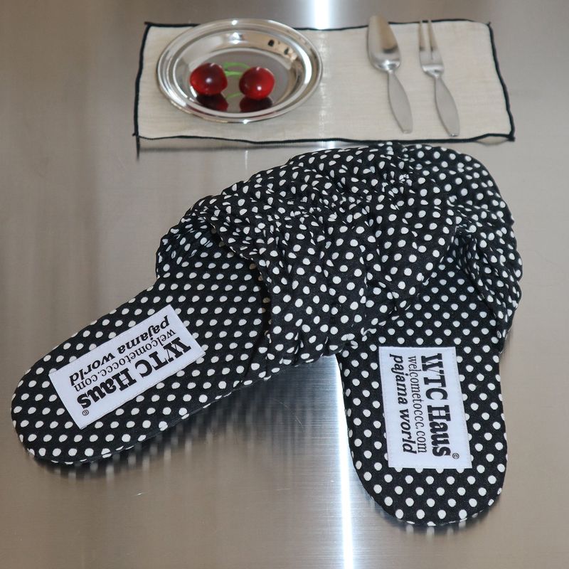 Croa Shoes (Dotty Black) Room Shoes