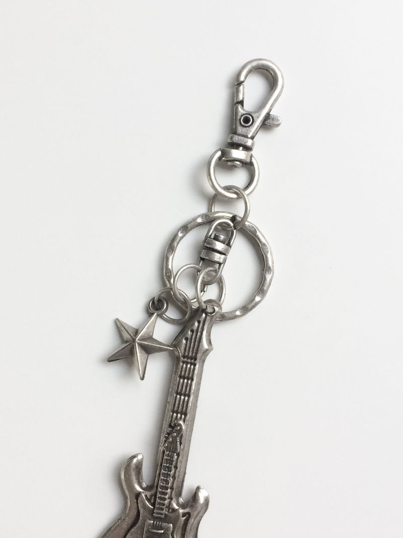 VINTAGE ROCKSTAR KEYRING
