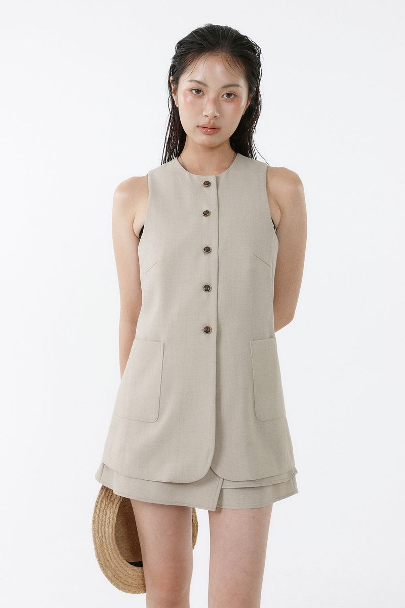 Loventina（ラヴェンティナ）の「LEAN & LONG VEST_BEIGE（Jackets/Outerwear）」