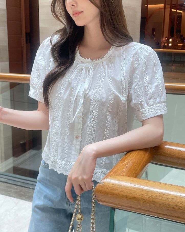 Sedel Lace Flower Embroidery Blouse