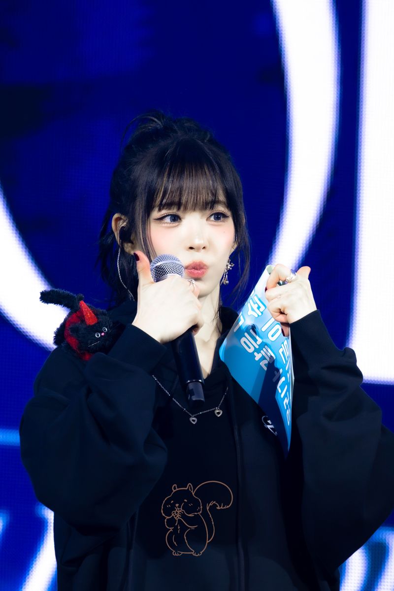[fromis_9 Chaeyoung Piercing] Hydro Flower Piercing