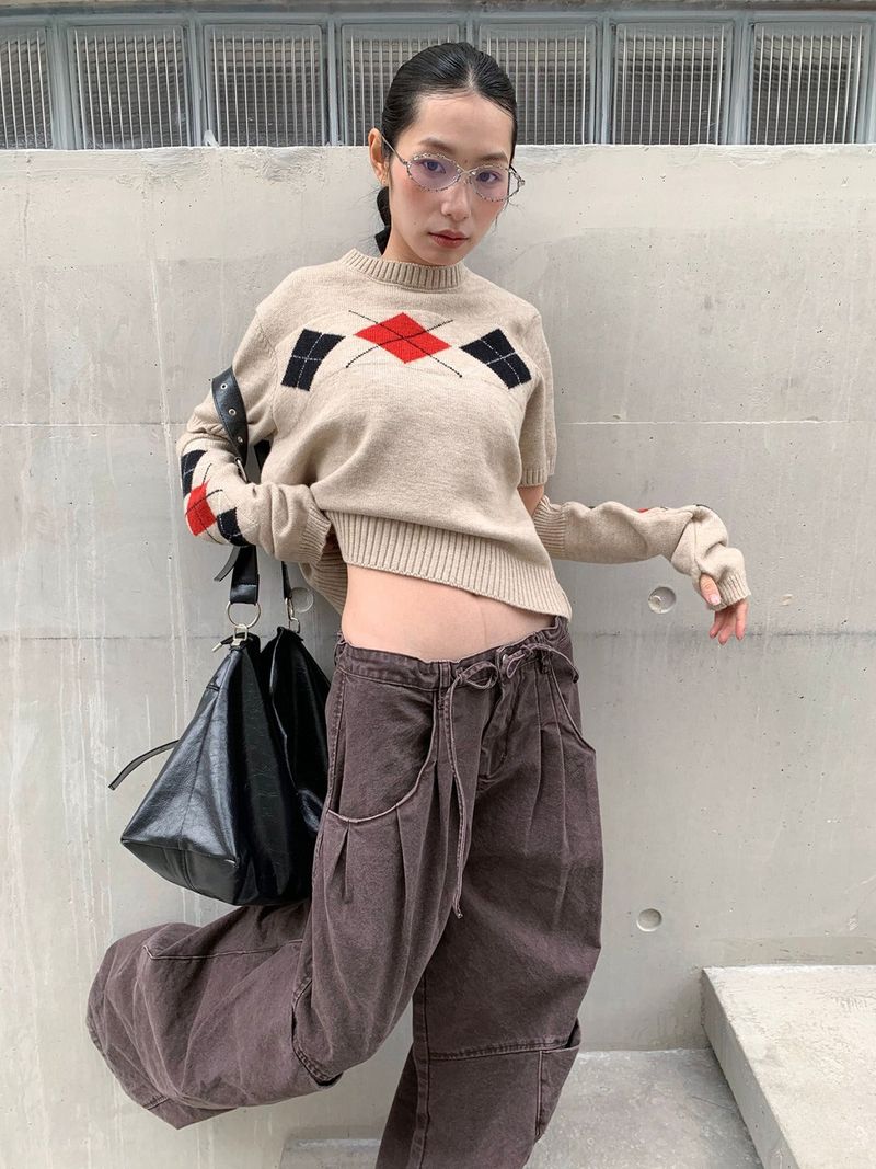 Edge curved pin tuck casual pants