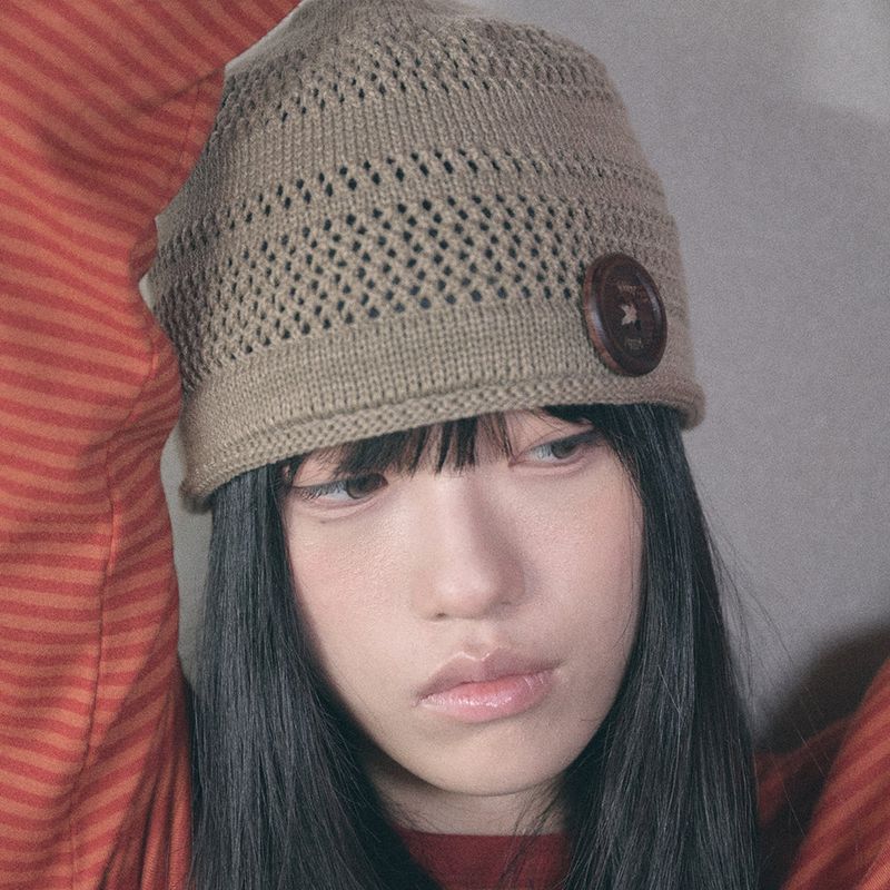 kiibi（キイビ）の「ニット ボタン ビーニー ベージュ（帽子）」
