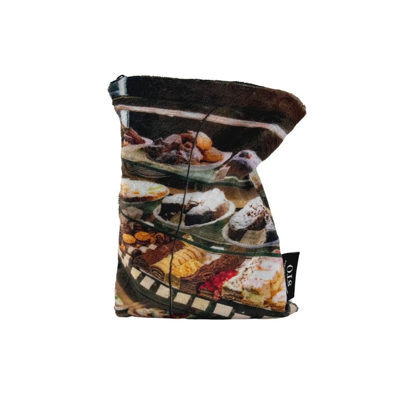 winter cake pouch