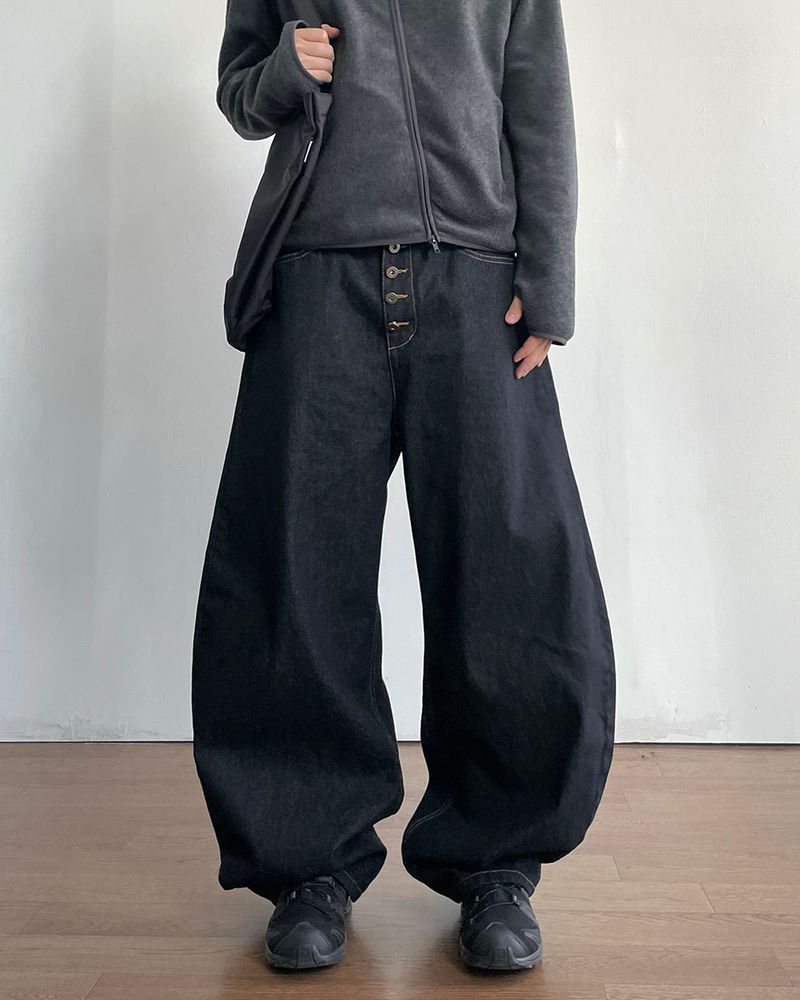 Button Curved Denim Pants