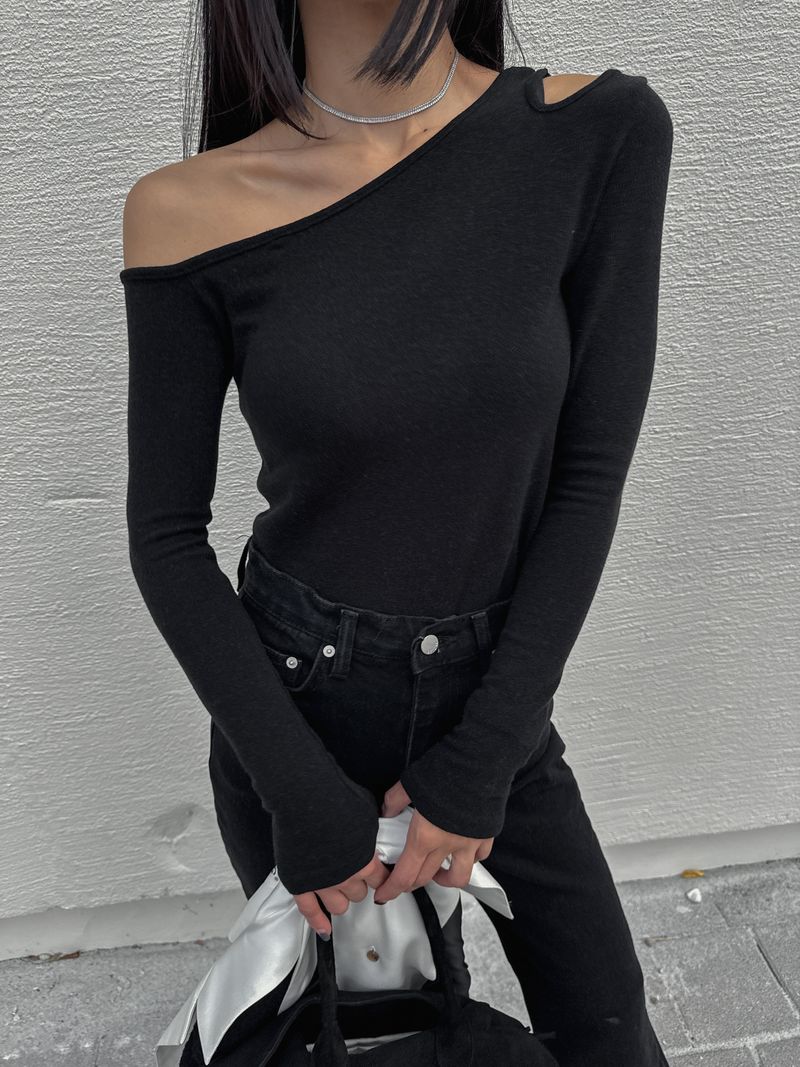 Cut Out Long Sleeve T-shirt