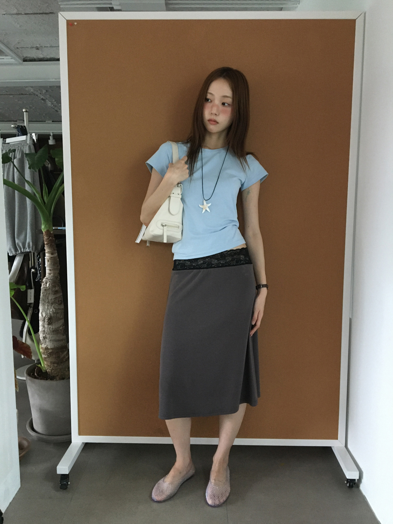 DUGGY（ダギー）の「Deep lace skirt (3color) （Skirts）」