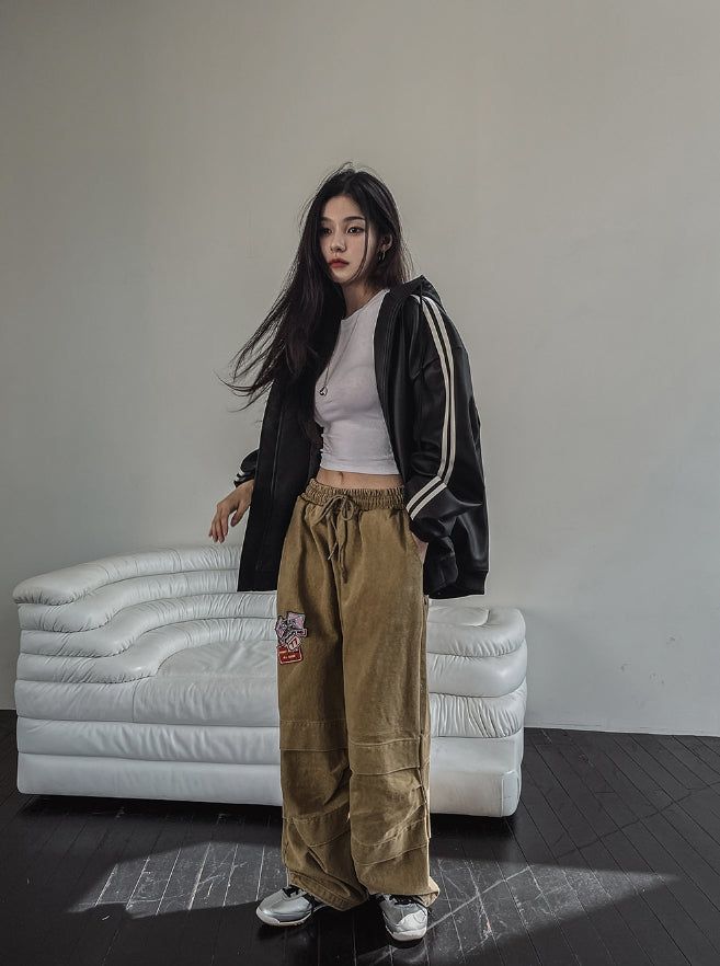 Track shirring leather hooded jacket
