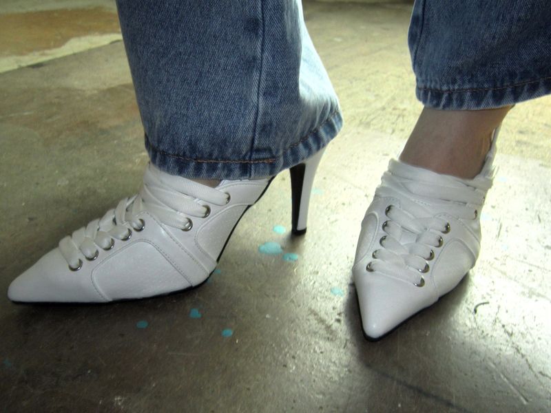 Sneakers point heels