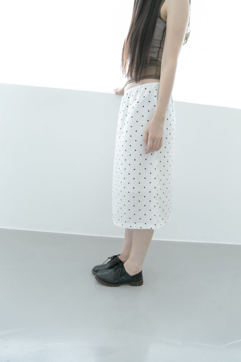 omoosoohy（オムスヒ）の「linen dot midi skirt(2colors)（Skirts）」
