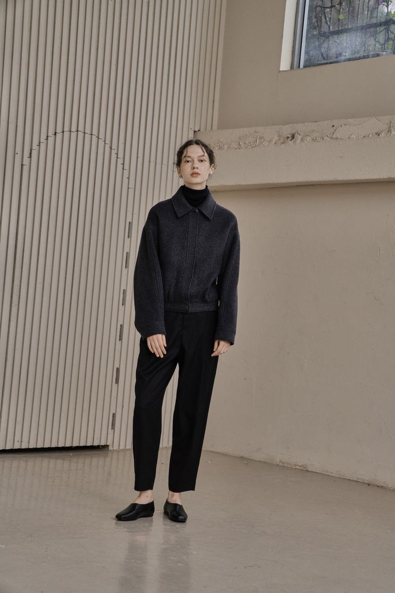 cle（クレ）の「TUCK TWILL PANTS_BLACK（Pants）」