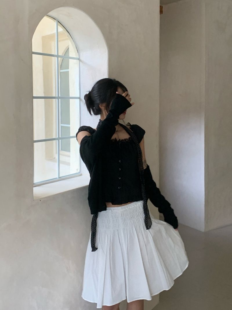 Muse Cap Shirring Two-way Off-Shoulder Blouse