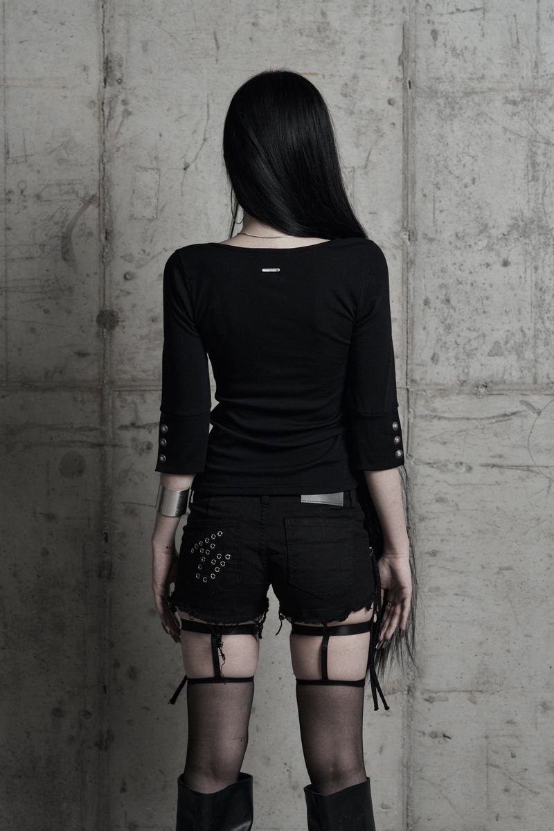 [label] metal button slim-fit half-sleeve top BLACK