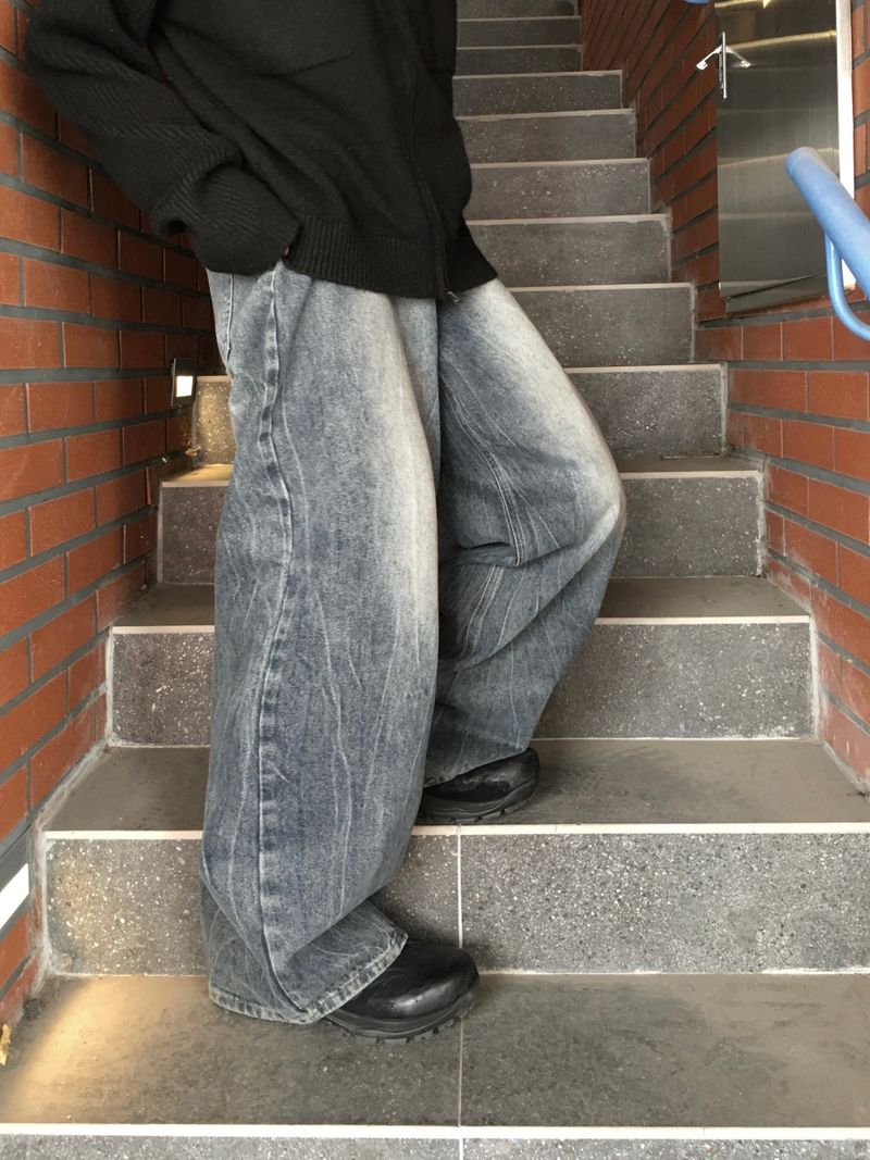 Crow crack curved denim pants