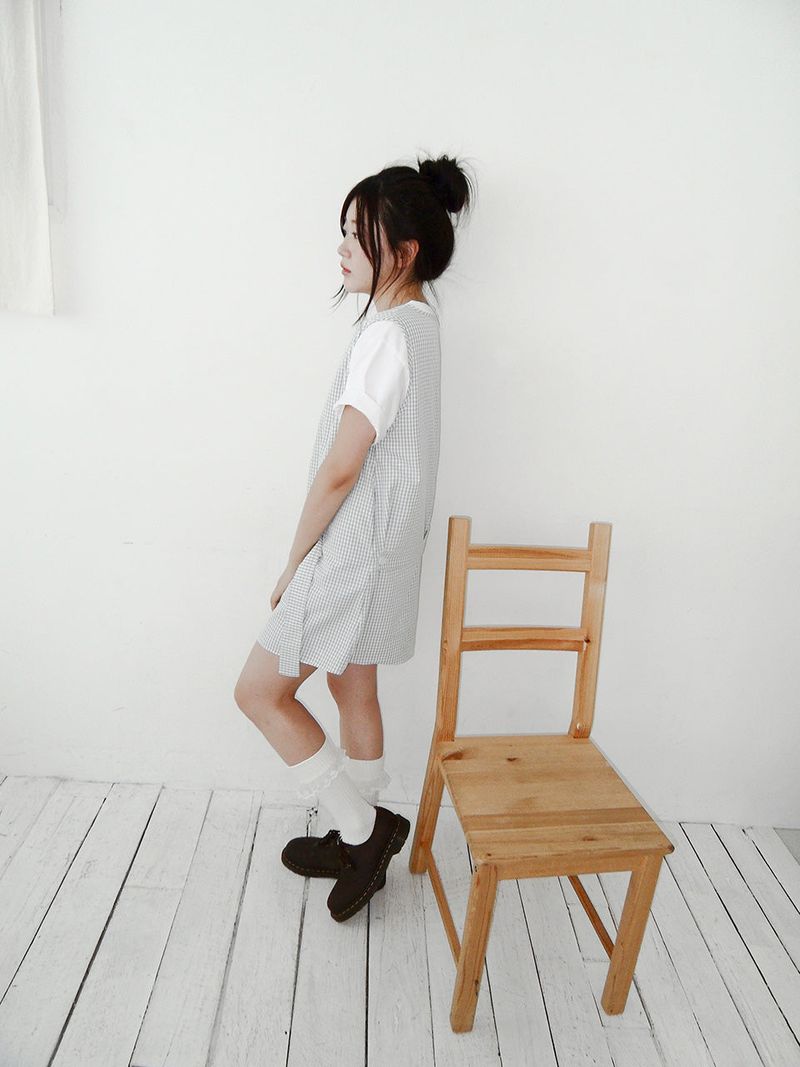 check button dress /white