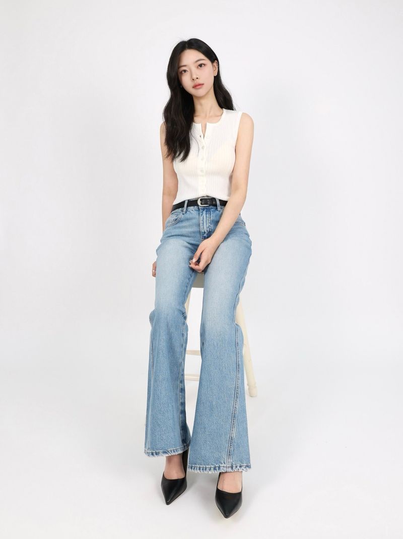 MID-WAISTLINE FLARE DENIM code 26209